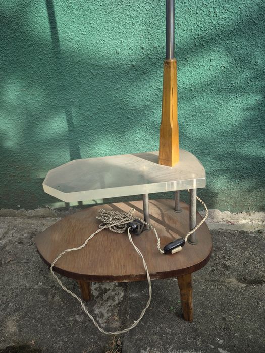 Stara lampa nocna PRL-u