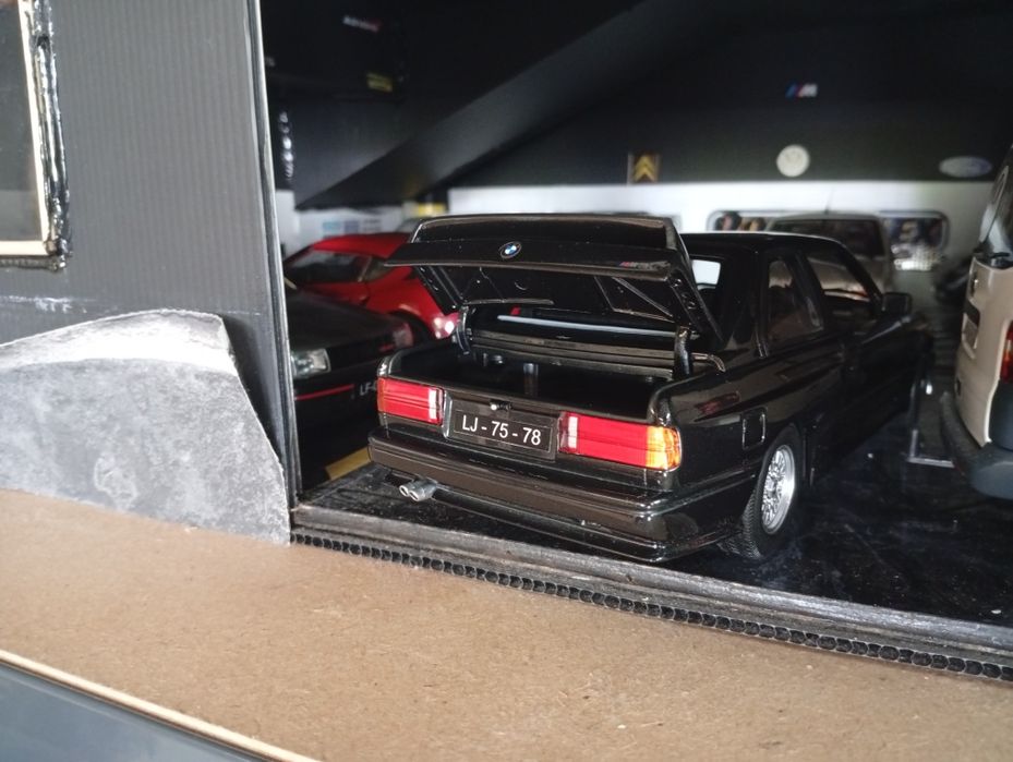 1/18 miniatura BMW E30 M3