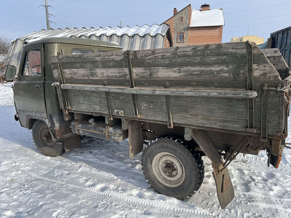 УАЗ бортовой грузовой