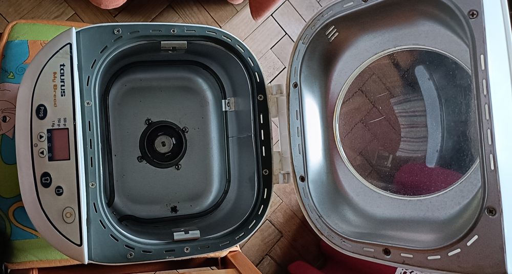 Máquina de fazer pão Taurus