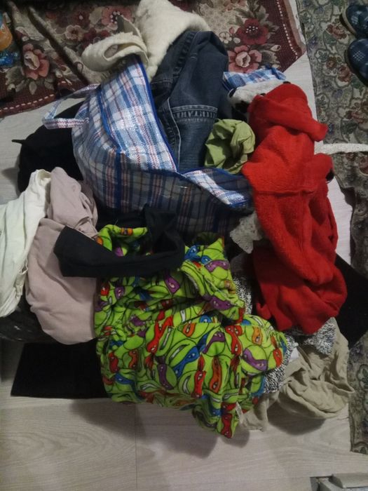 Віддам БЕЗКОШТОВНО дитячі речі