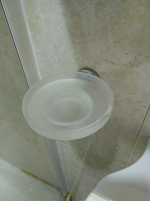 Toalheiros + saboneteiras + porta-rolo