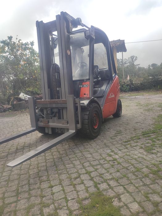 Empilhador _LINDE_H30-Diesel_VW