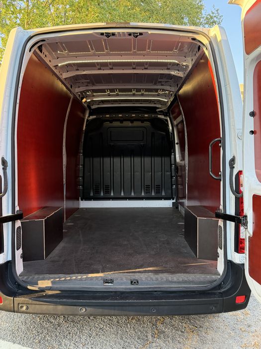 Renault Master III L3H2 150CV 3.5T 2023 com IVA dedutível