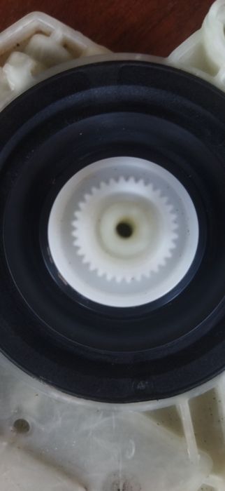 Моторчик стіклопідйомника шкода