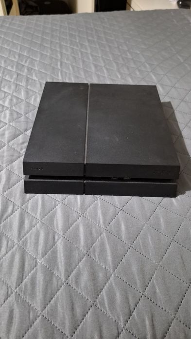 Ps4 slim 800 GB.