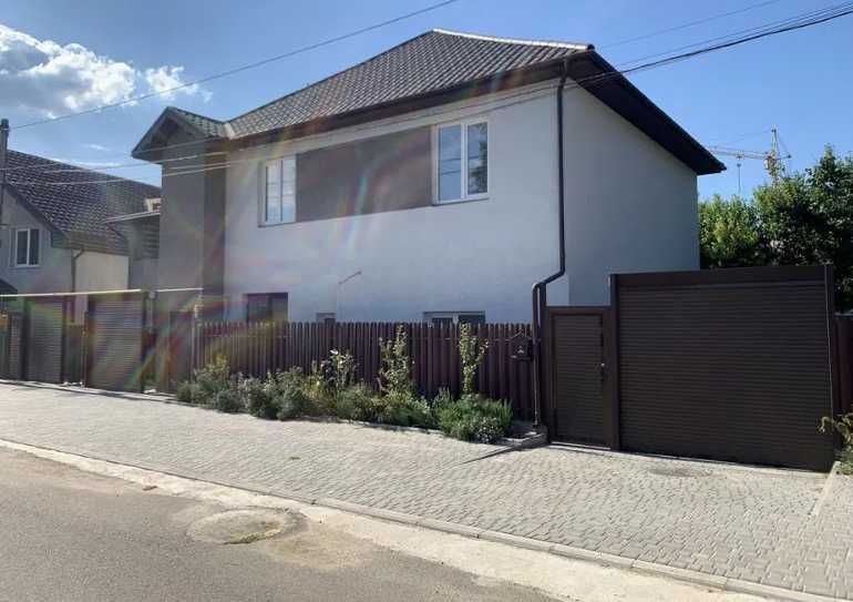 Продаётся 2-х комнатная квартира в Лесках от строителей