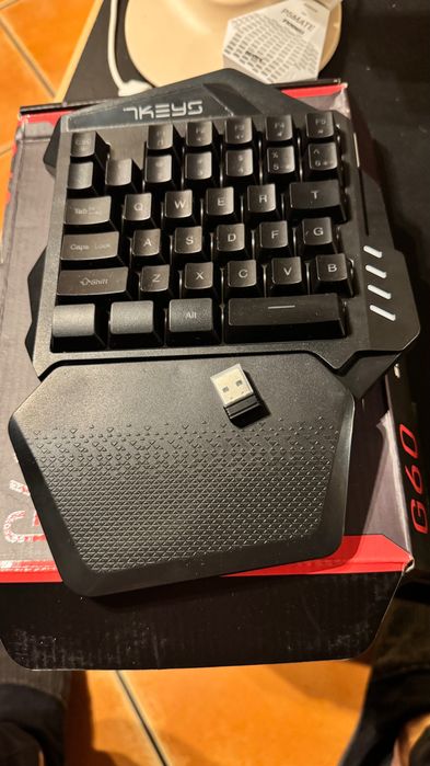 G60 Mini Teclado gaming sem fio