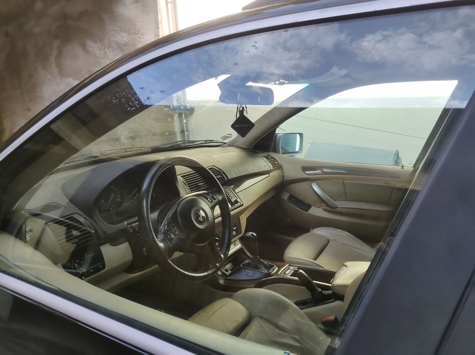 Vendo BMW x5  ano 2002 selo barato