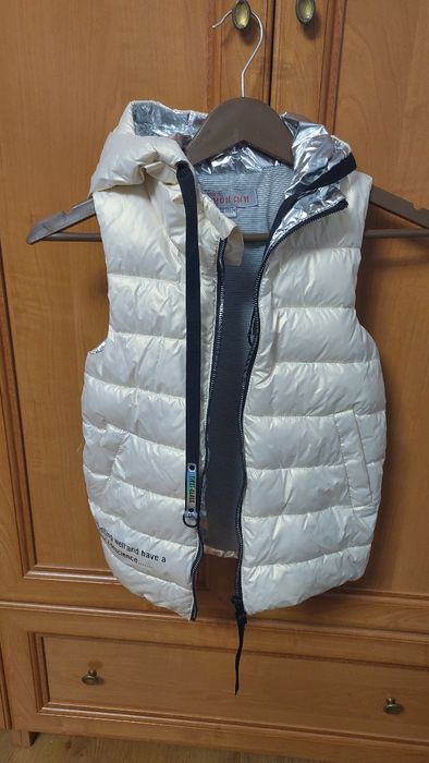 Продам детские куртки