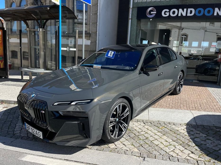 BMW 760 M760e xDrive