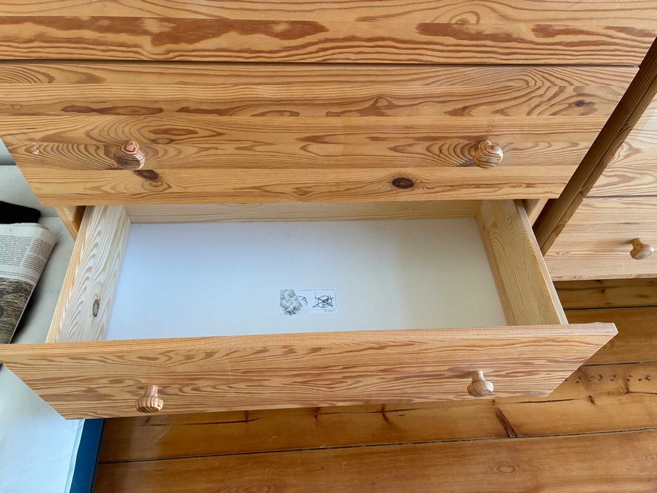 Cômodas IKEA de madeira maciça