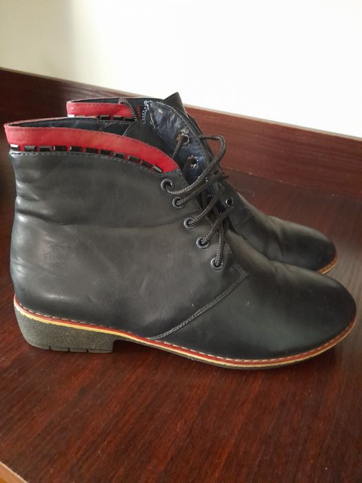 Продаються черевички