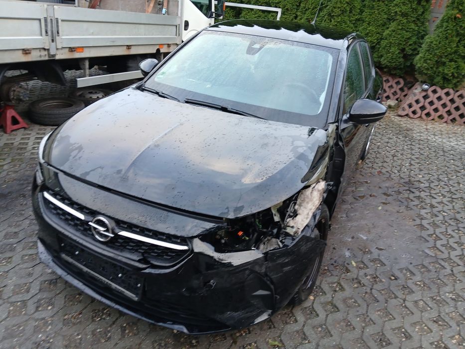 Opel Corsa F 1.2 turbo automat !!