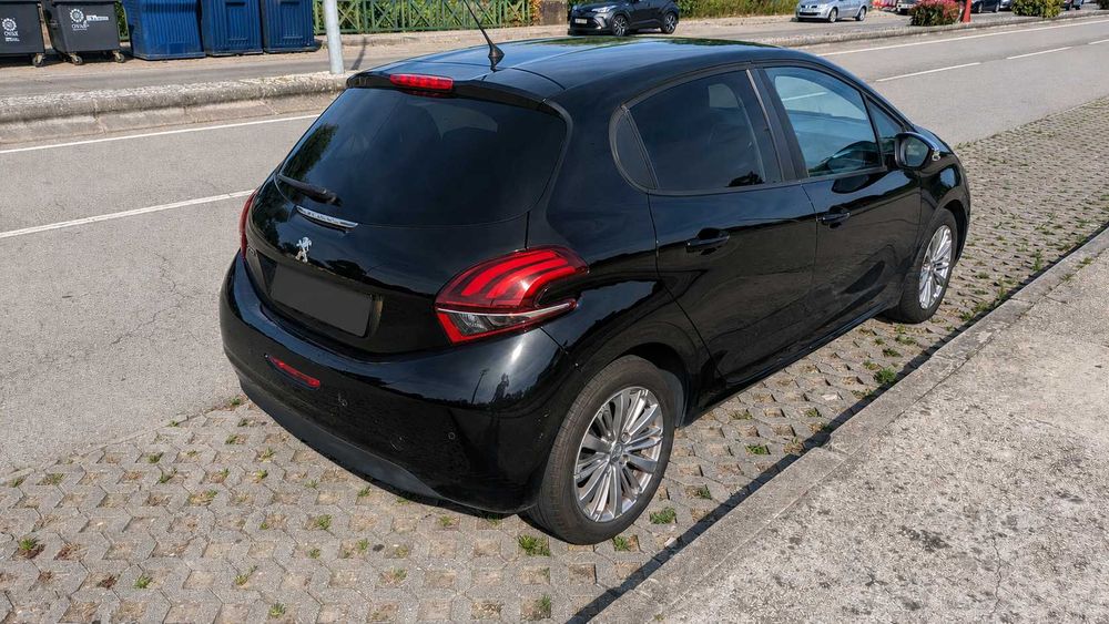 Peugeot 208 1.6 BlueHDi Style Edition