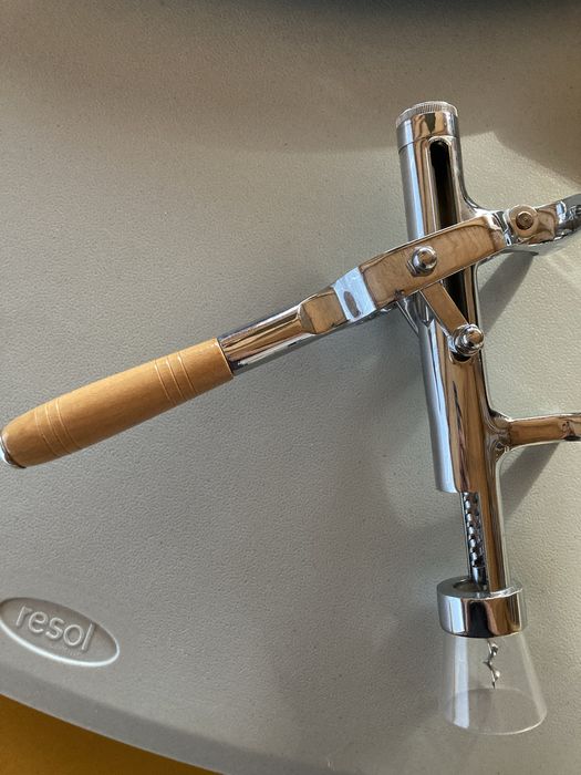 TOP - saca rolhas de parede - peça fantastica