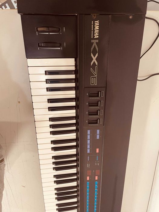 Yamaha KX76 keybord
