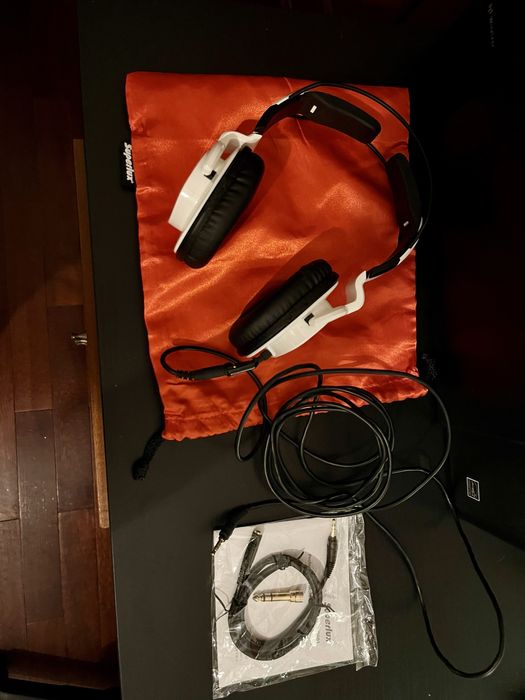 Auscultadores Superlux  HD661