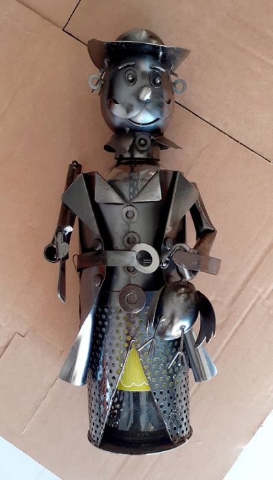 Suportes de garrafa em chapa-Bonecos