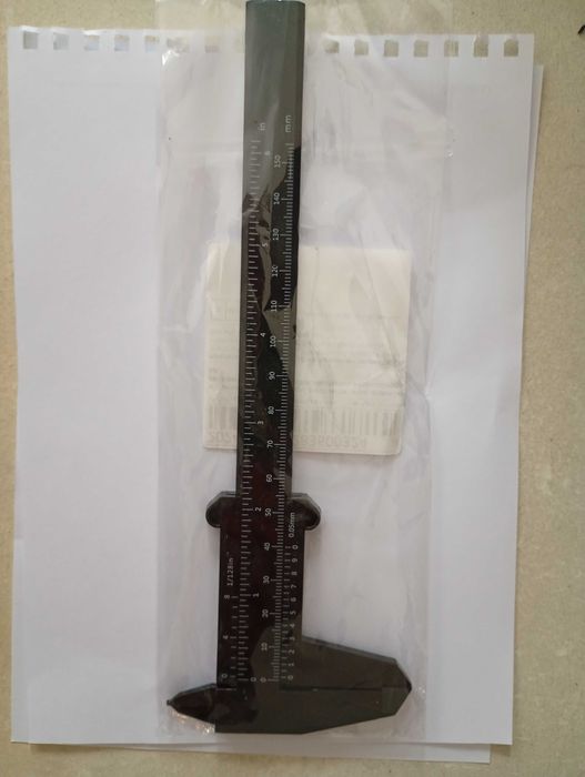 Suwmiarka nowa kolor czarny