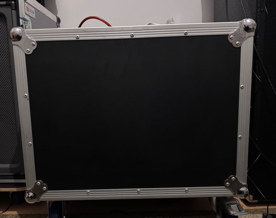 Rack 8 u Antywstrząsowy Niemiecki
