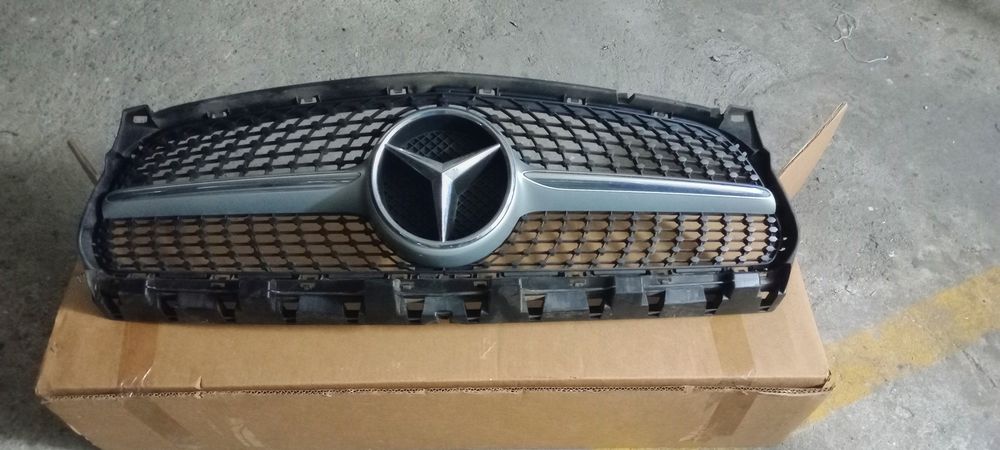 Grelha frontal Mercedes