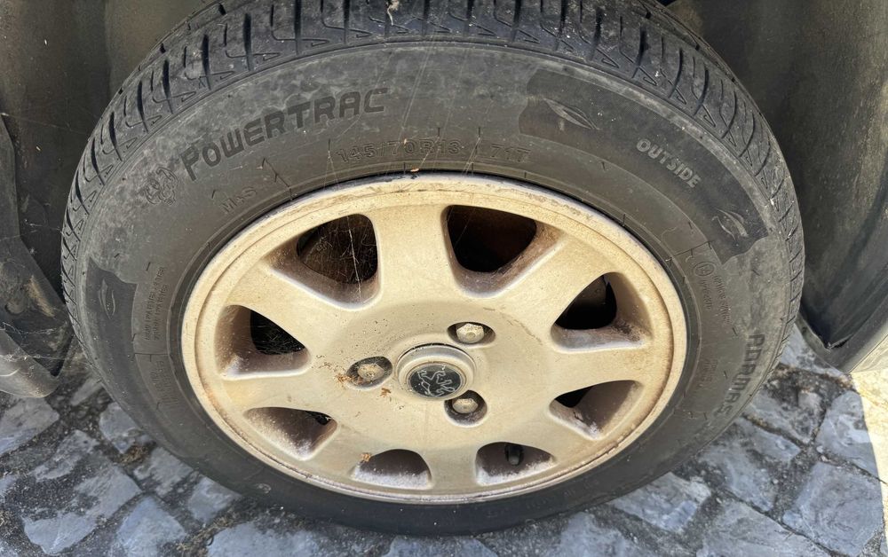 PEUGEOT 106 para reparar/peças