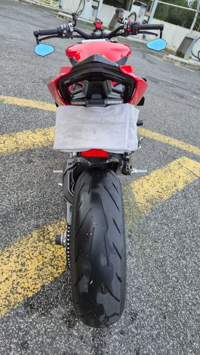 Ducati Streetfighter V2