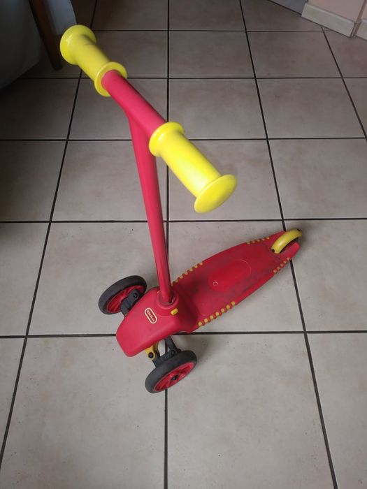 Hulajnoga trzykołowa