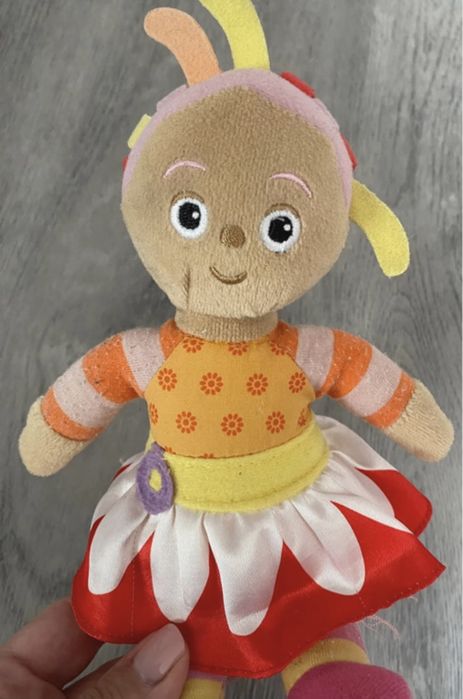 Maskota Upsy Daisy z bajki Dobranocny ogród