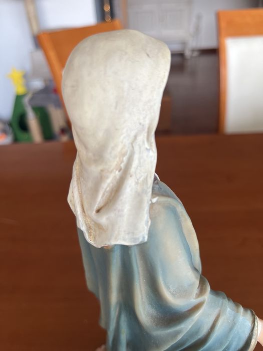Estátua Nª Srª das Graças, 31 cm, resina com base de madeira, antiga