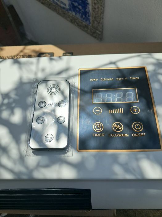 Ventilador tipo Ar Condicionado de Parede com comando que ventila  ou aquece
