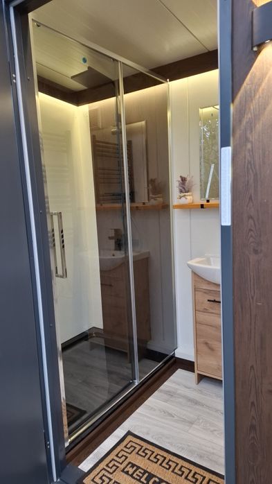 Kontener Pawilon sanitarny Łazienka WC Prysznic z płyt warstwowej