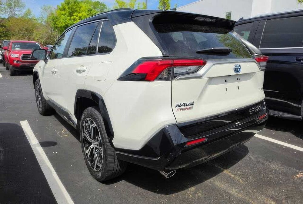 Toyota RAV4 Prime XSE      2022