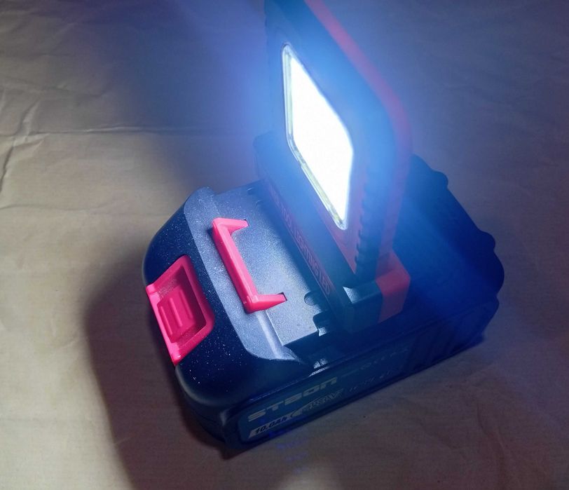 Pequeno Holofote Led 14w adaptado para bateria 21v