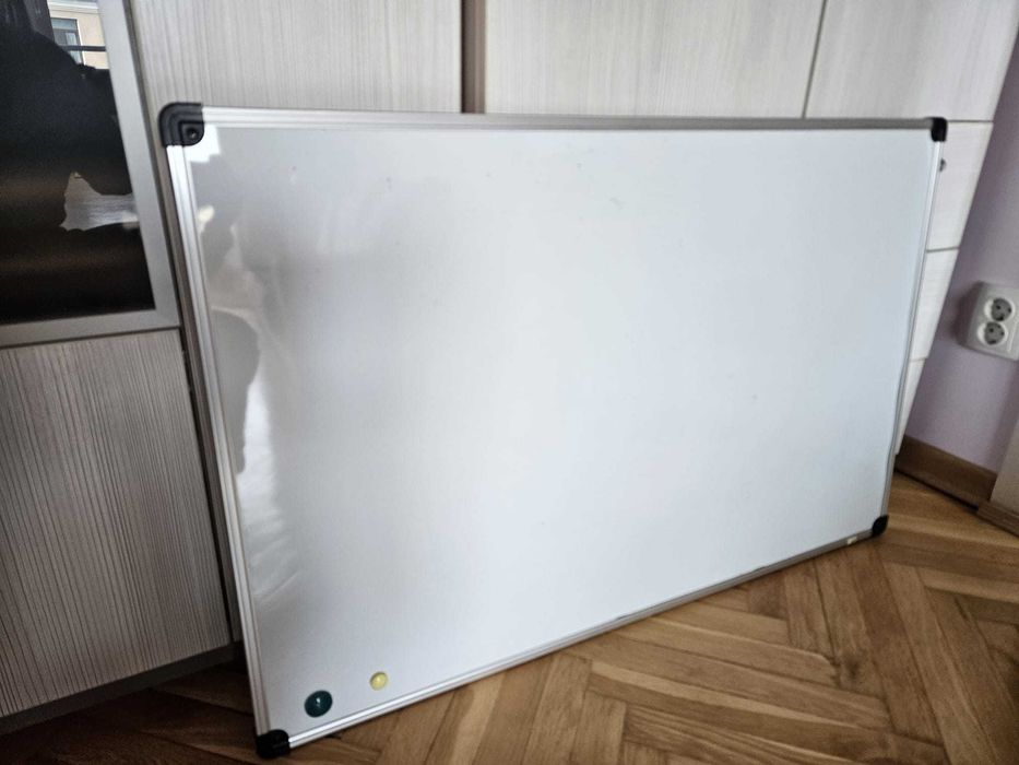 Біла магнітна дошка 100x65cm