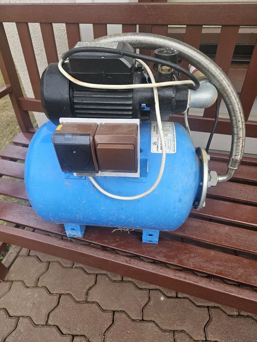 Zbiornik hydroforowy z pompą