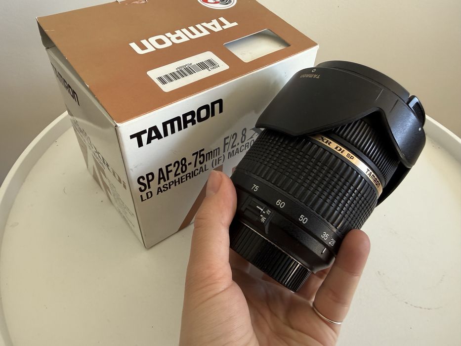 Обʼєктив Tamron 28-75mm F/2.8