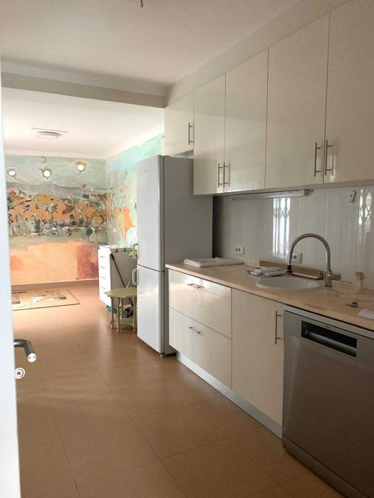 Moradia T4 para Arrendar — Caparide