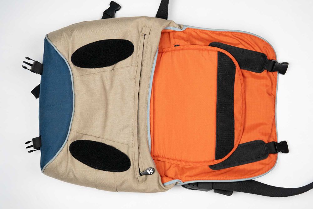Сумка через плече Crumpler для ноутбука з мʼякою підкладкою месенджер поштальйонка для ноута має багато відділень, мессенджер через плечо почтальонка