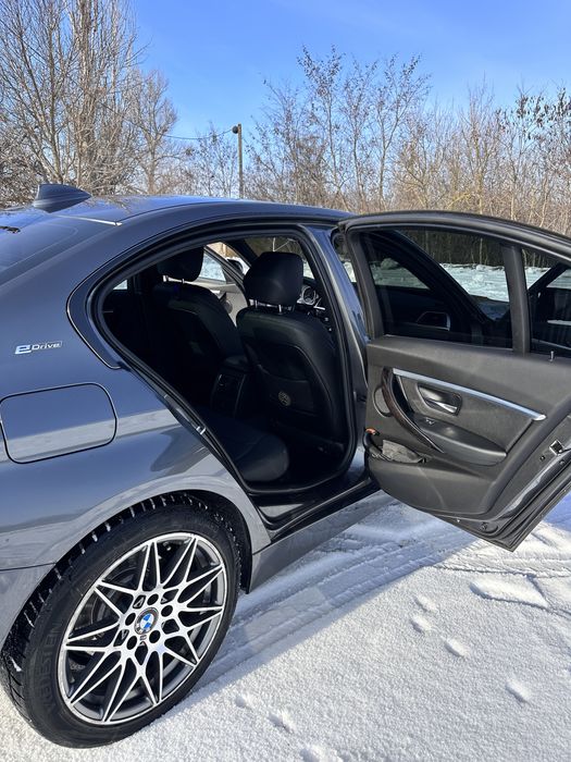 Продам BMW 330e гібрид 1 власник в Україні