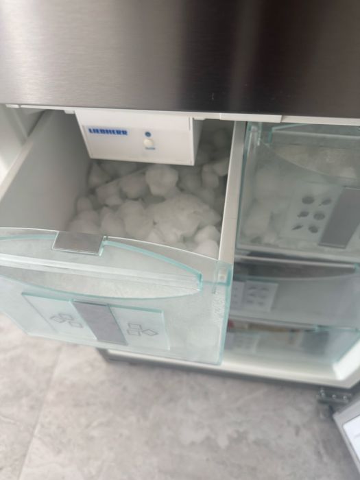 Холодильник liebherr