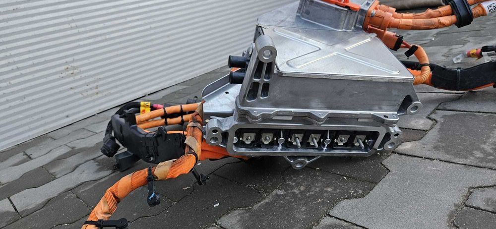 inwenter przetwornica Chrysler Pacifica 21r hybryda