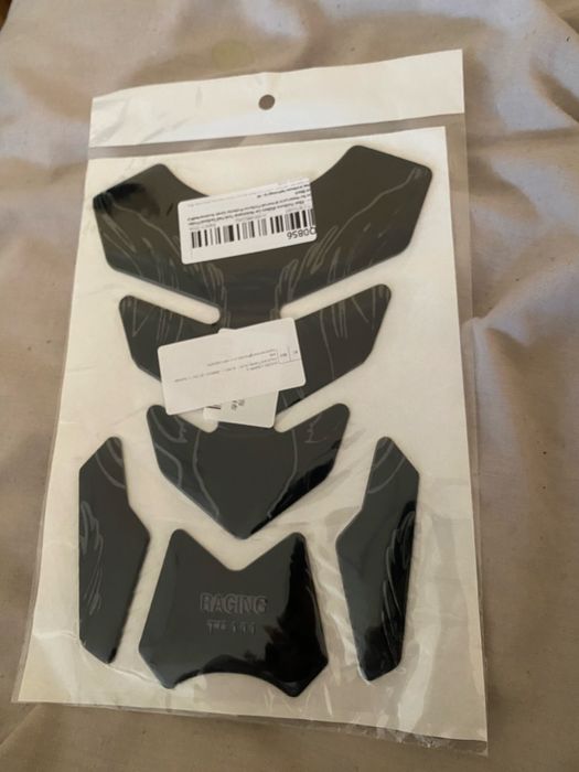 Наклейка на бак мотоцикла