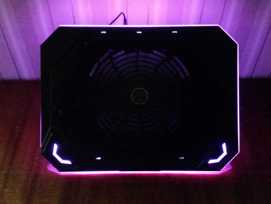 Охлаждающая подставка для ноутбука Surefire Bora X1 Gaming 17" Black