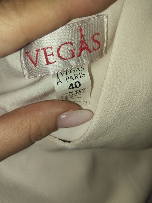 Piękna sukienka Vegas – szaro-pudrowa, idealna na wesele / imprezę – r
