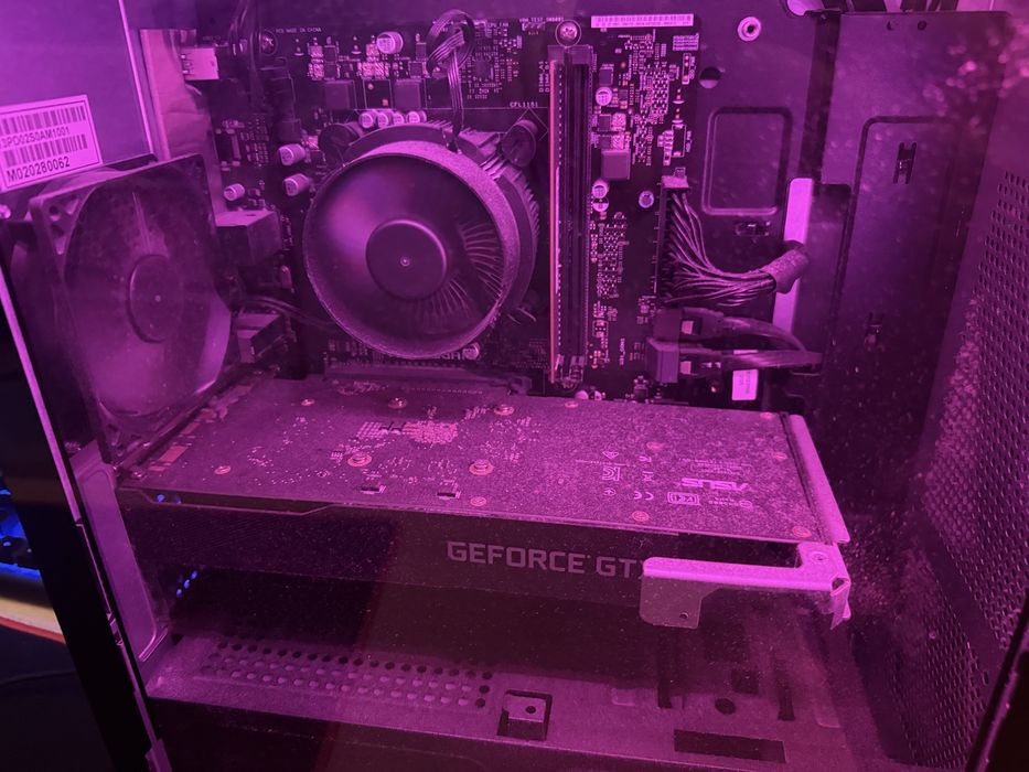 Komputer Asus w bardzo dobrym stanie