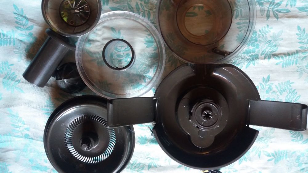 Соковыжималка MOULINEX JU 385 H30