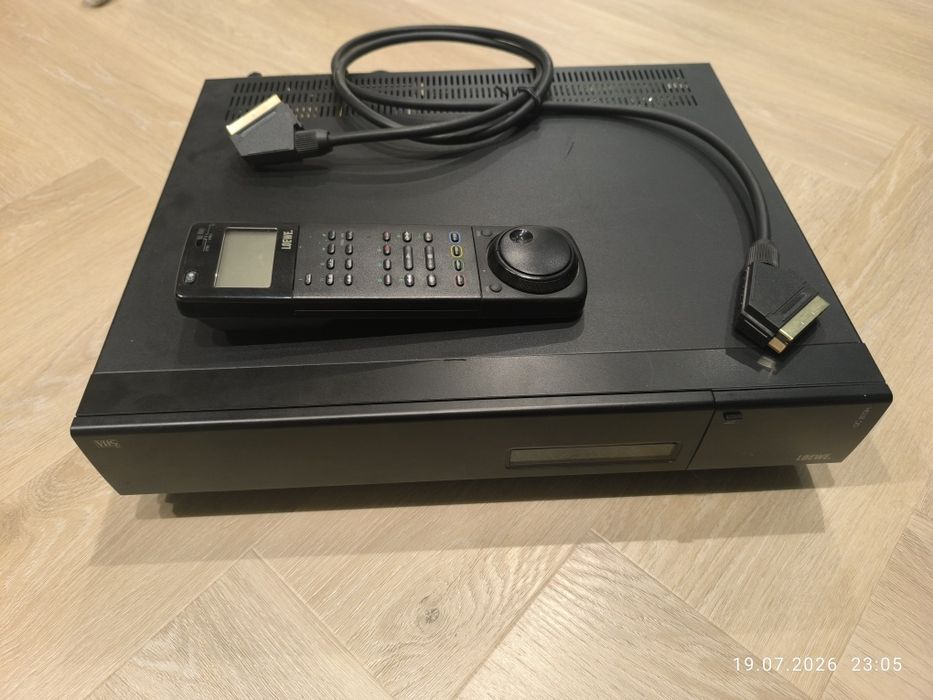 Odtwarzacz VHS loewe oc 870H