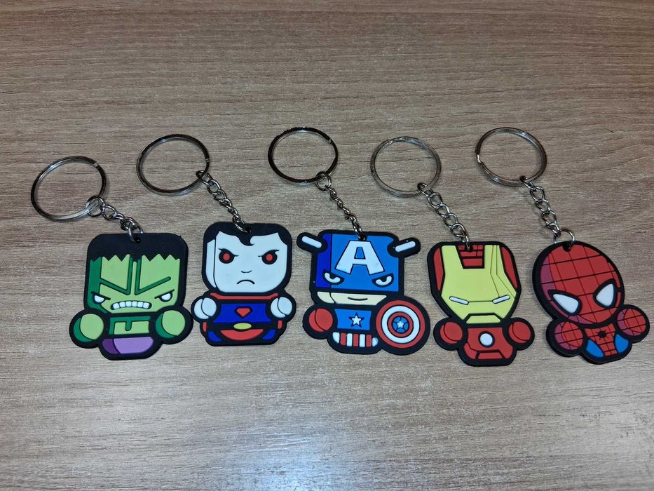N014 Zestaw Breloków 5 Szt. Figurki Bohaterowie Marvel Gumowe